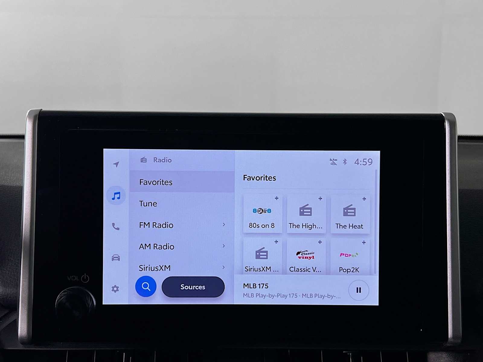 2025 Toyota RAV4 XLE - Photo 8