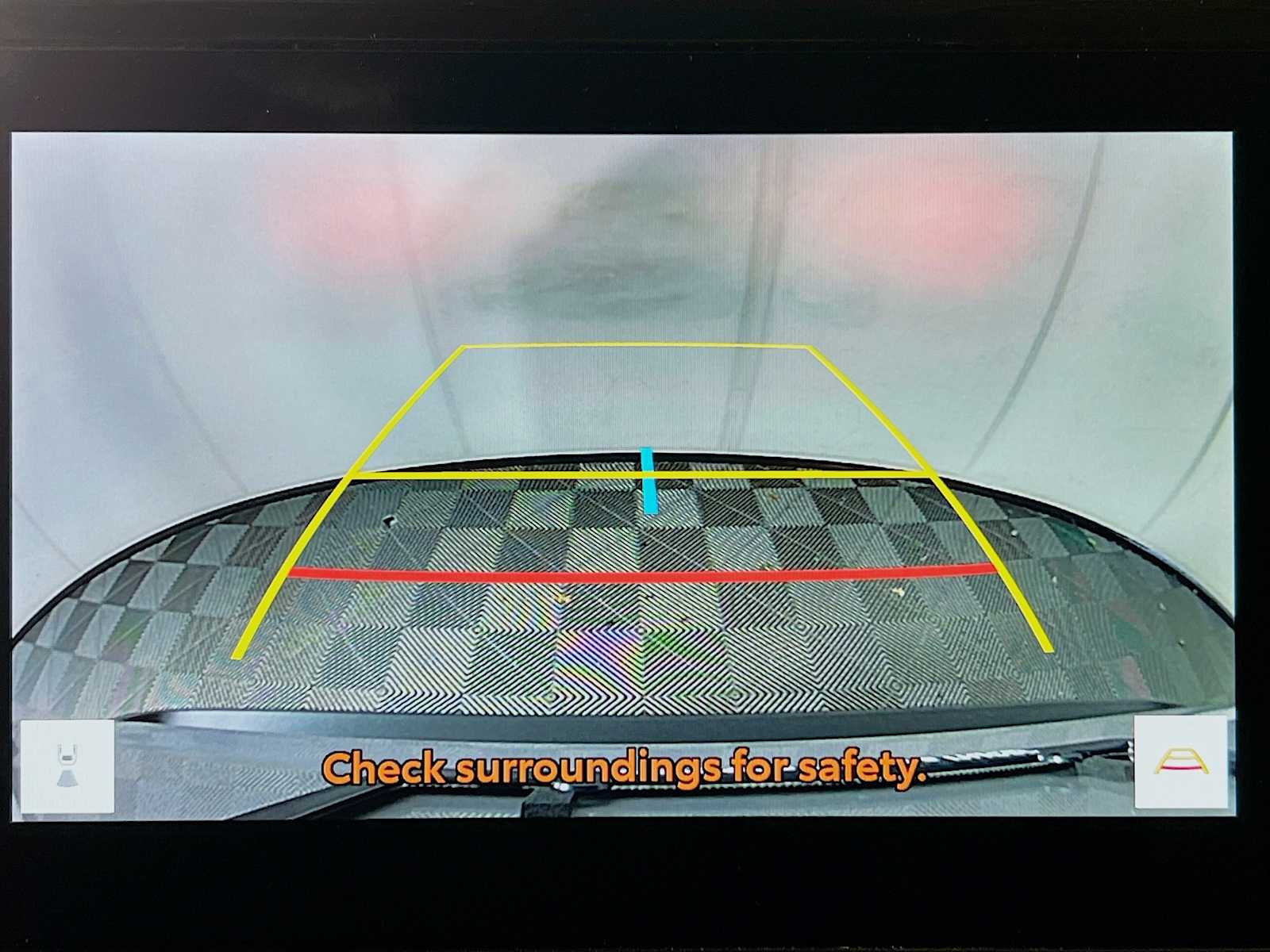 2025 Toyota RAV4 XLE - Photo 9