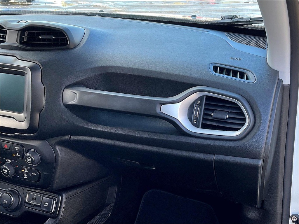 2021 Jeep Renegade Latitude - Photo 12