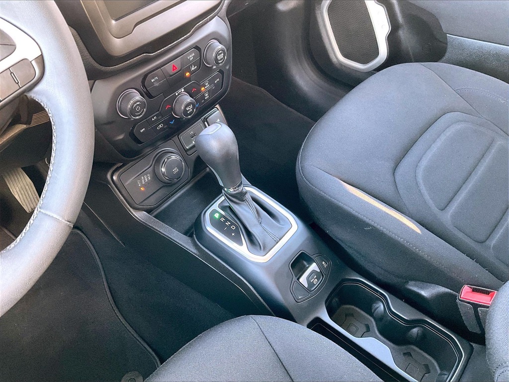 2021 Jeep Renegade Latitude - Photo 19