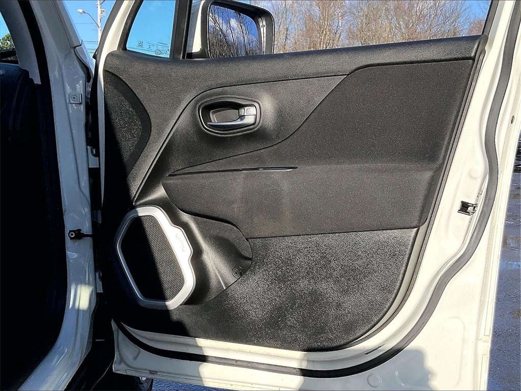 2021 Jeep Renegade Latitude - Photo 25