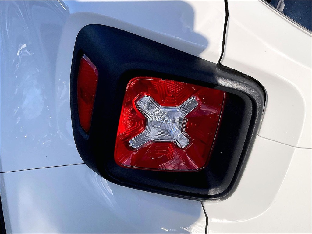 2021 Jeep Renegade Latitude - Photo 30