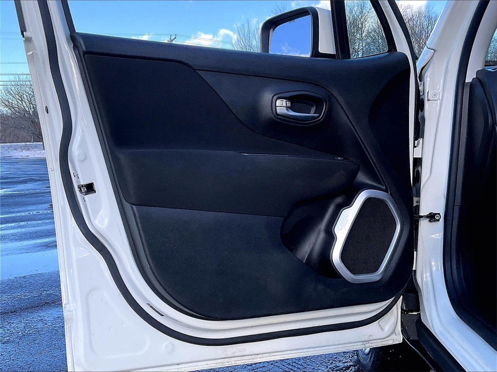 2021 Jeep Renegade Latitude - Photo 9