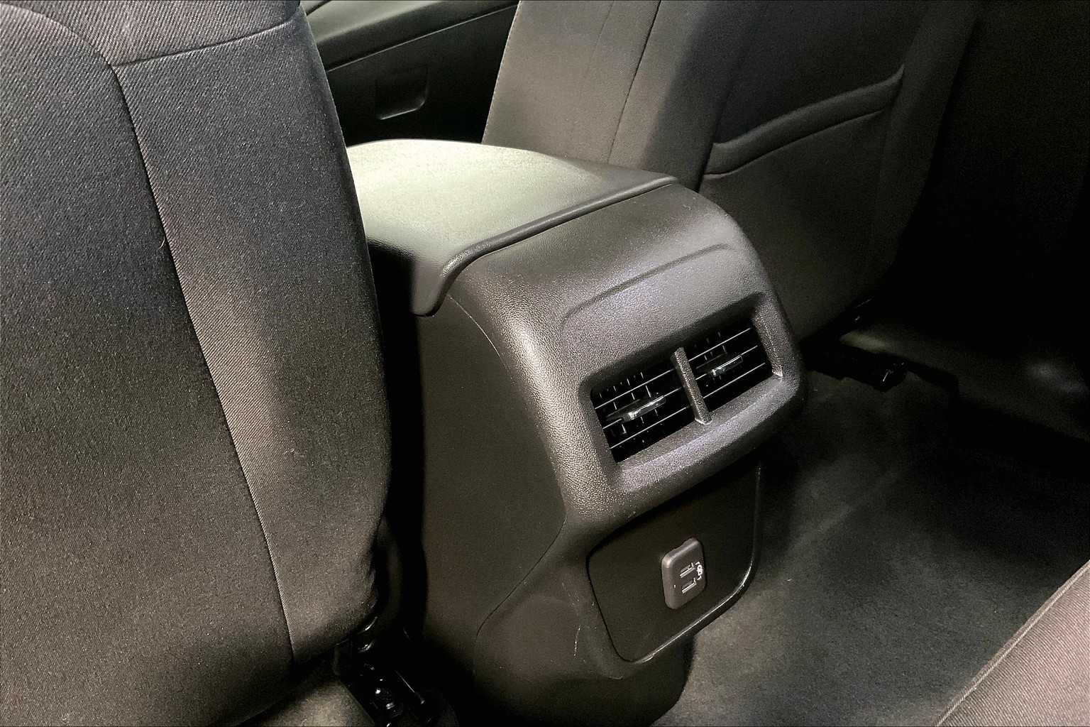 2022 Chevrolet Equinox LT - Photo 27