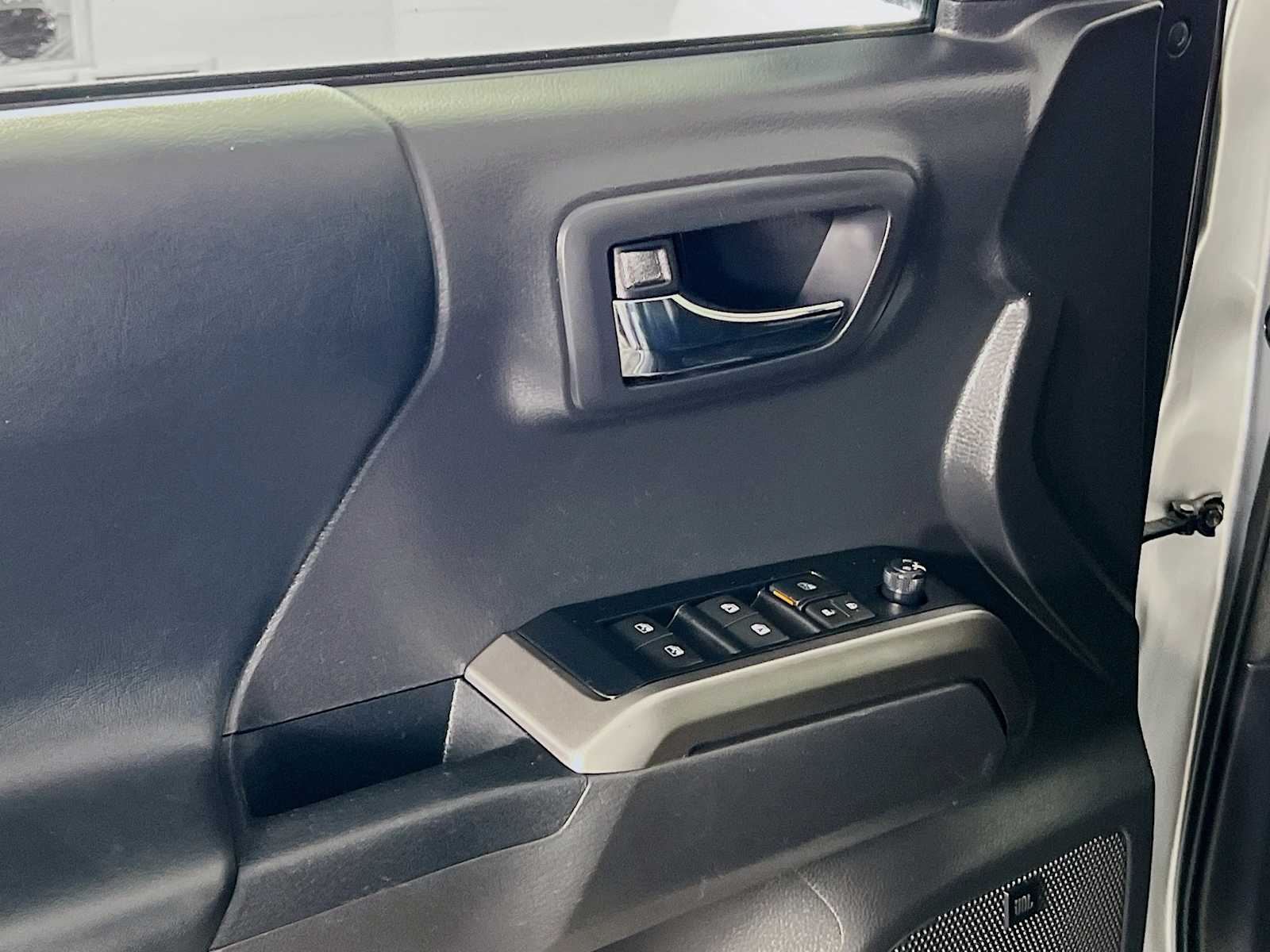 2023 Toyota Tacoma Limited - Photo 17