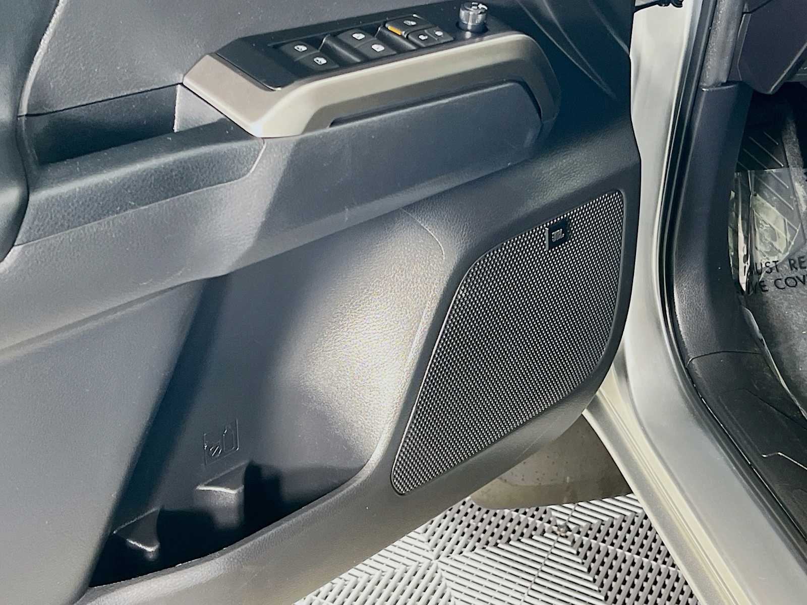 2023 Toyota Tacoma Limited - Photo 18