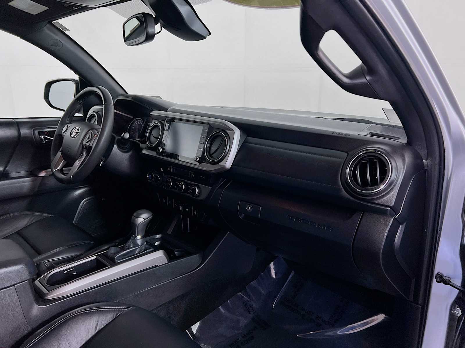 2023 Toyota Tacoma Limited - Photo 28