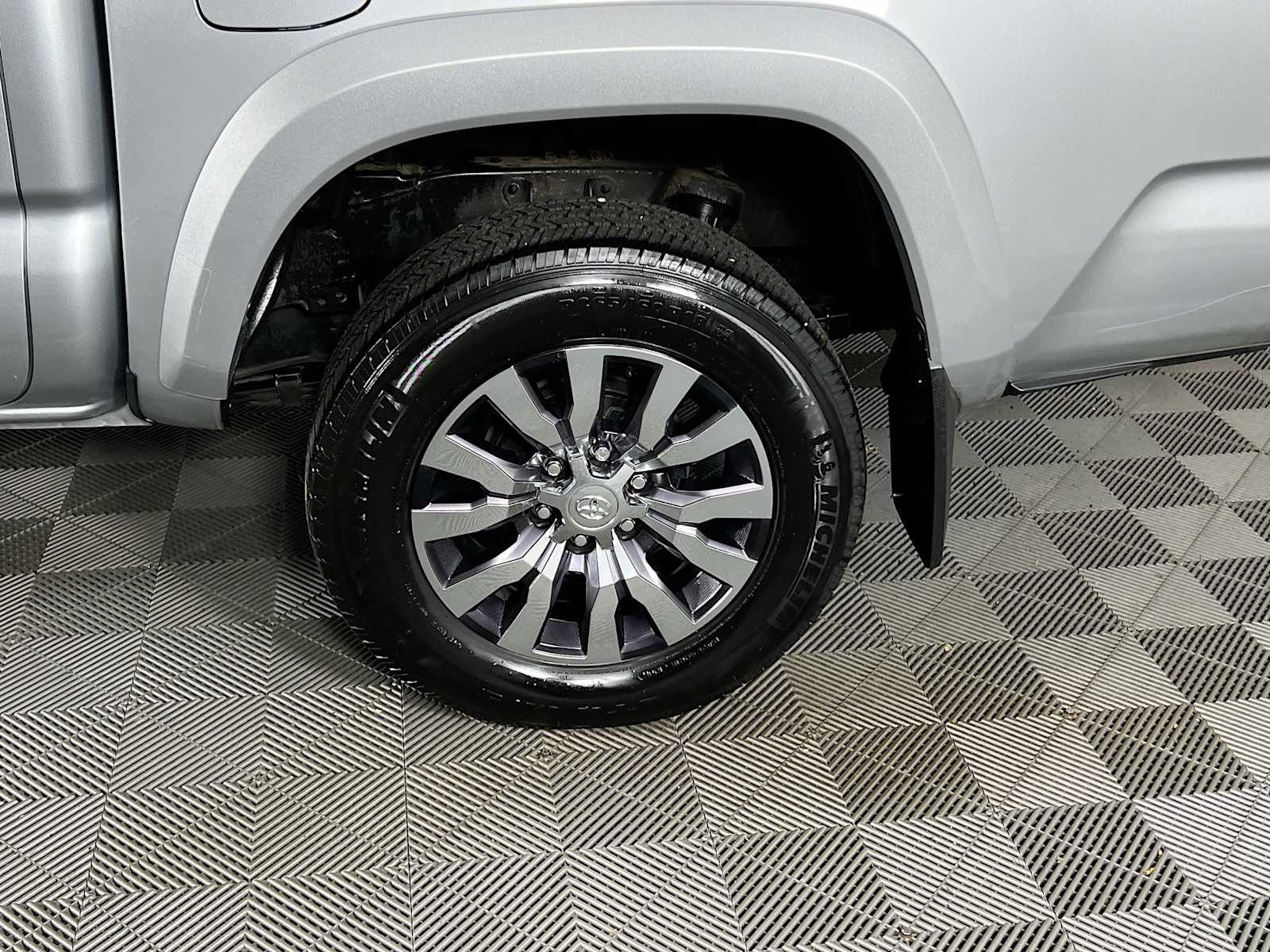 2023 Toyota Tacoma Limited - Photo 30