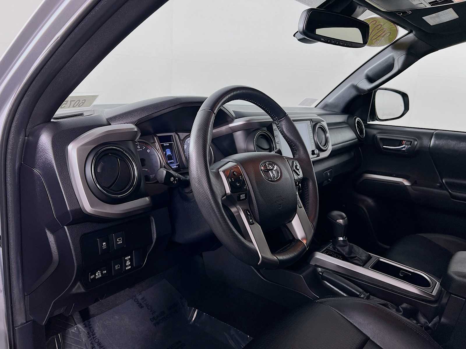 2023 Toyota Tacoma Limited - Photo 9