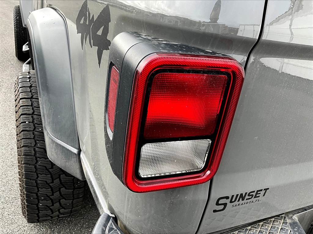 2020 Jeep Gladiator Sport - Photo 31