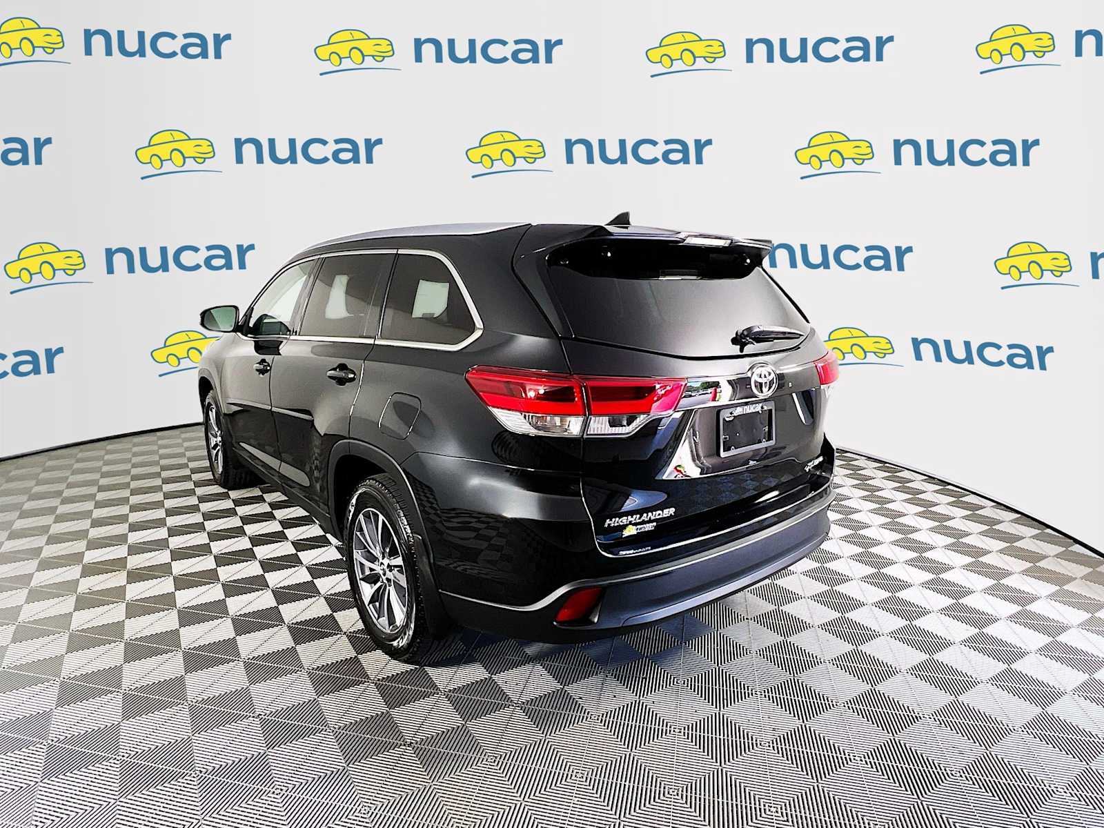 2019 Toyota Highlander XLE - Photo 4