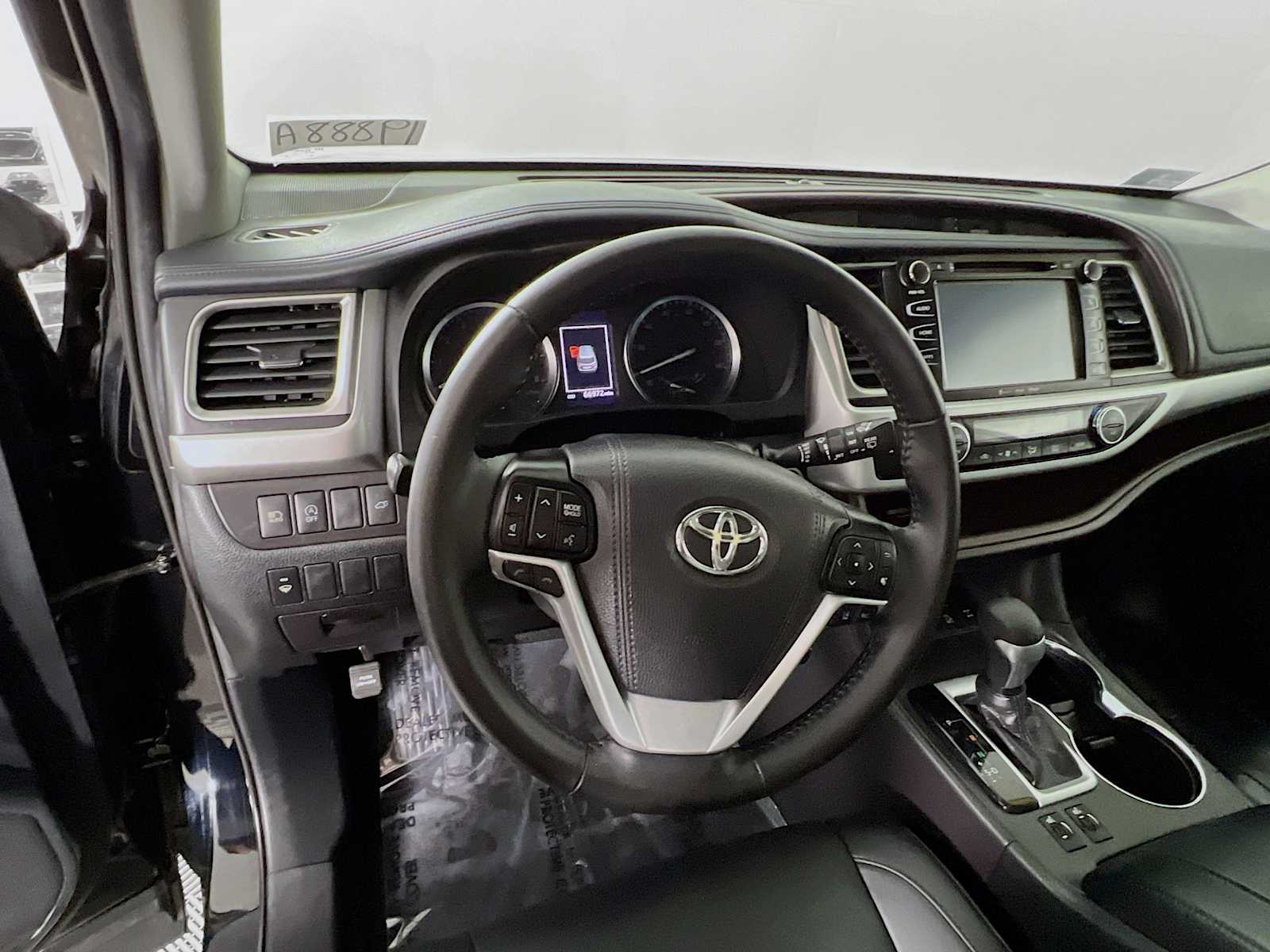 2019 Toyota Highlander XLE - Photo 10