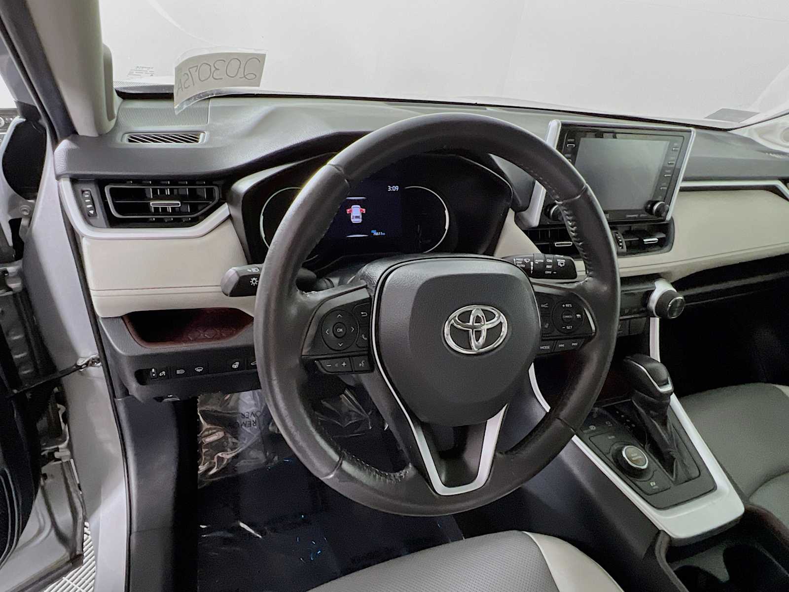 2019 Toyota RAV4 Hybrid Limited - Photo 11