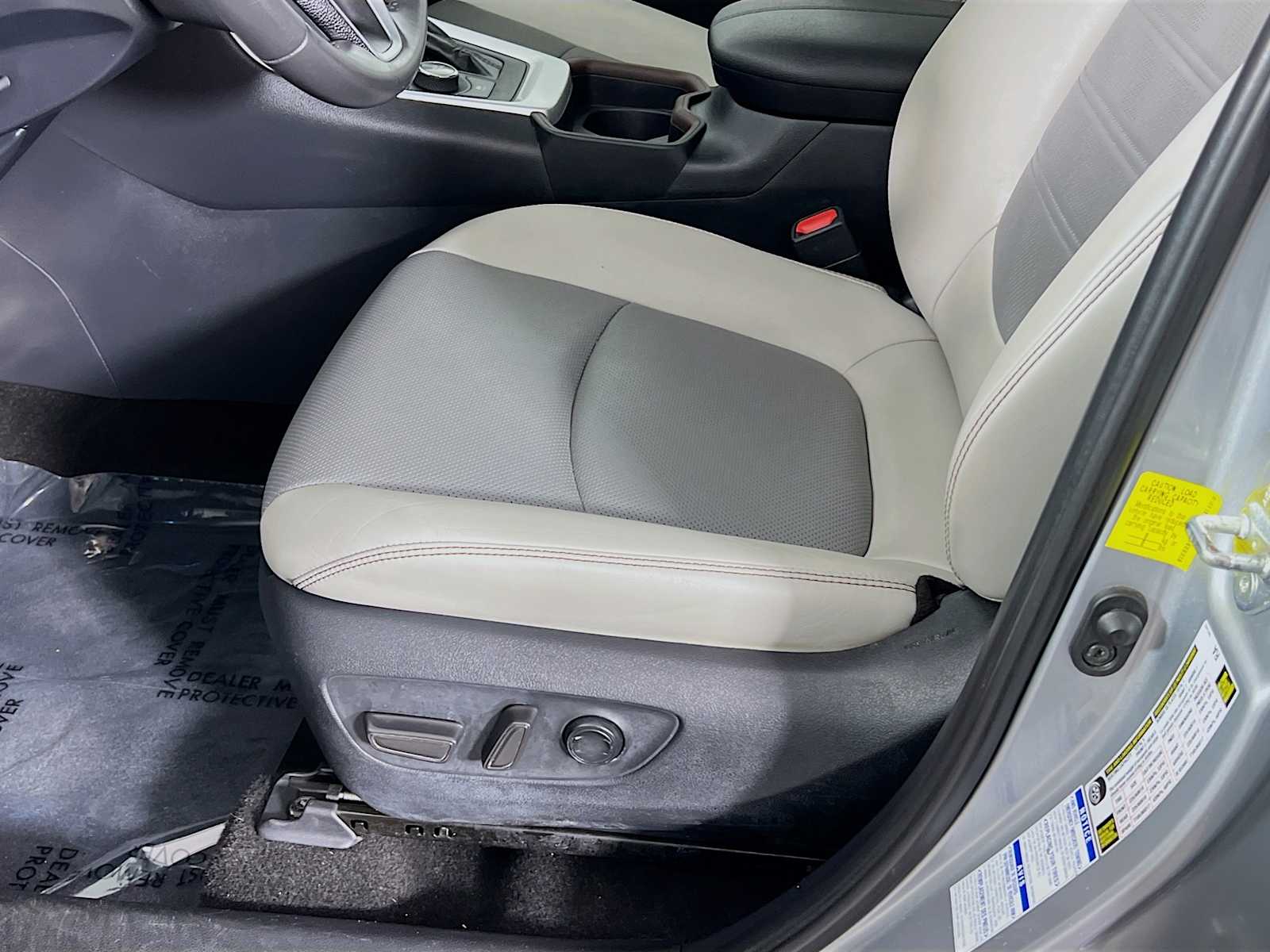 2019 Toyota RAV4 Hybrid Limited - Photo 19