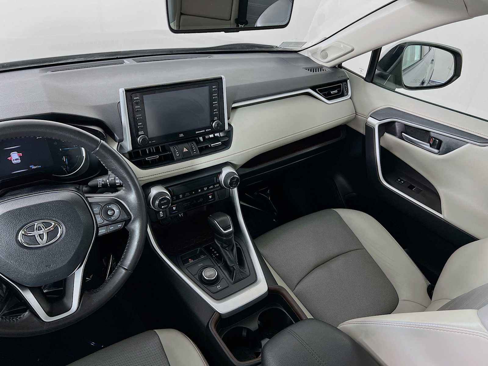 2019 Toyota RAV4 Hybrid Limited - Photo 24