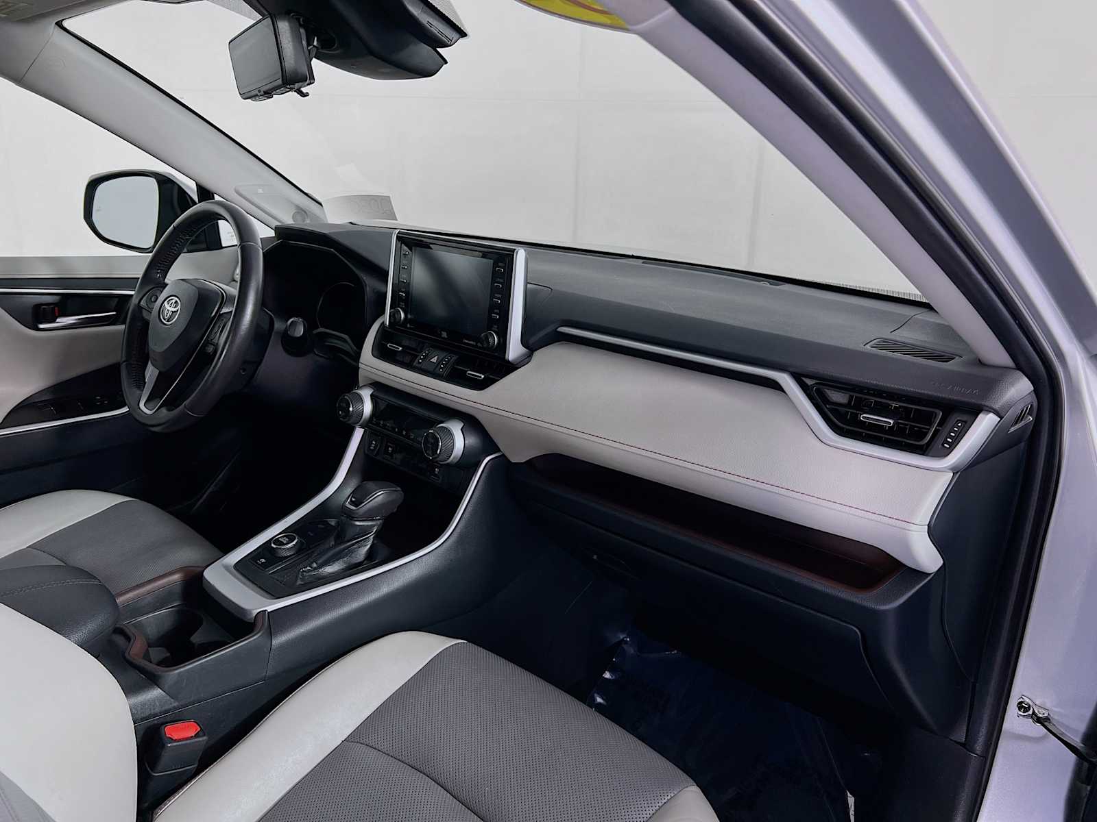 2019 Toyota RAV4 Hybrid Limited - Photo 29