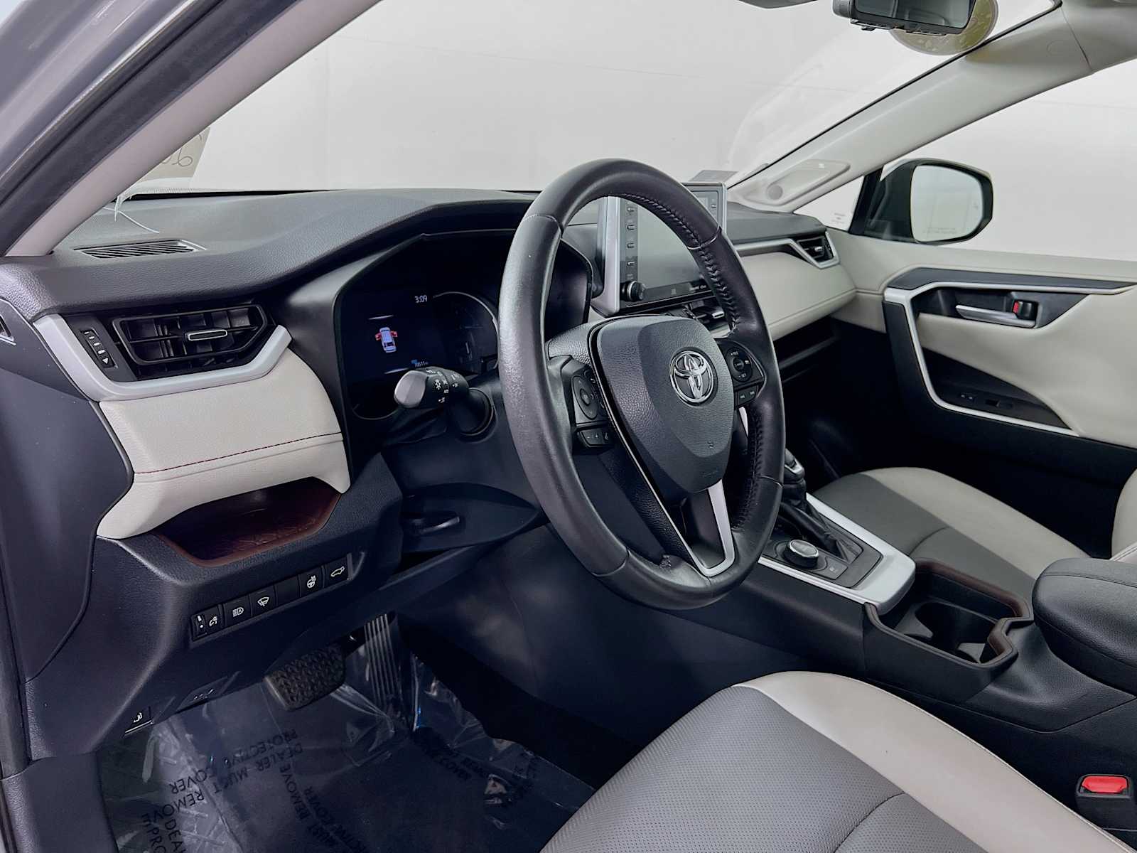 2019 Toyota RAV4 Hybrid Limited - Photo 9