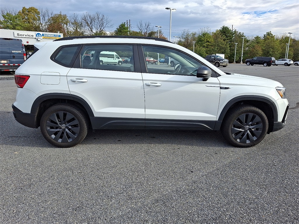 2022 Volkswagen Taos 1.5T S - Photo 8