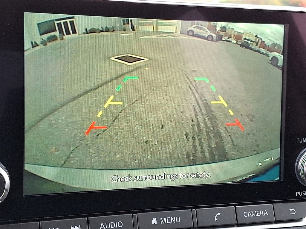 2025 Nissan Sentra SV - Photo 13