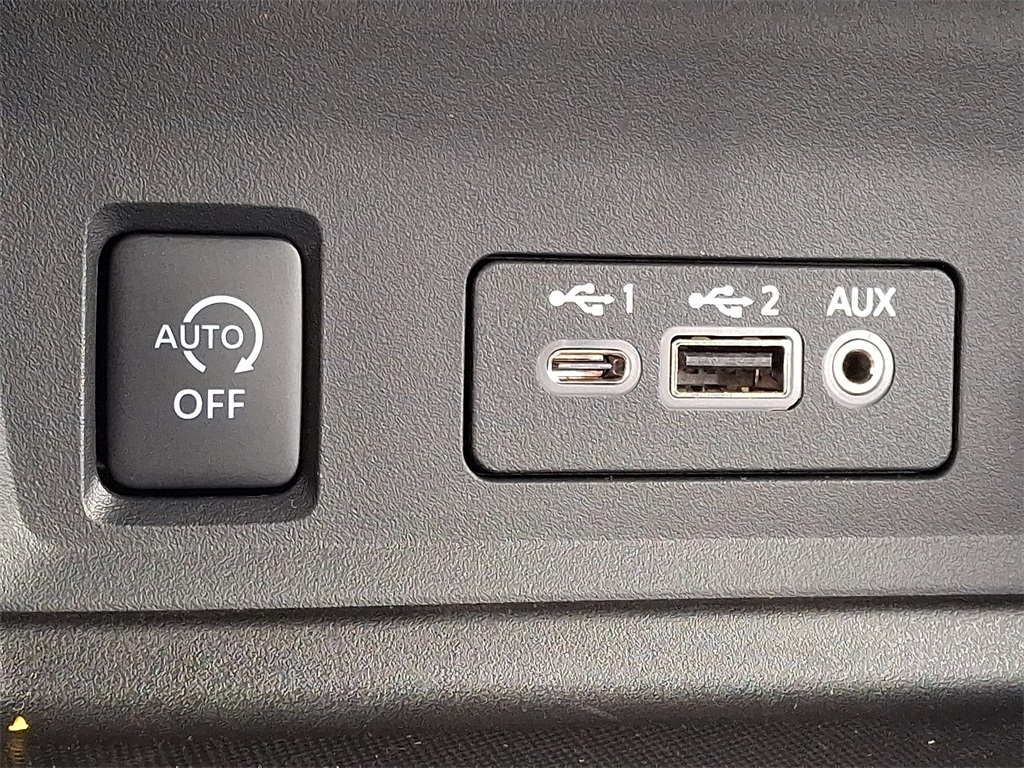 2025 Nissan Sentra SV - Photo 16