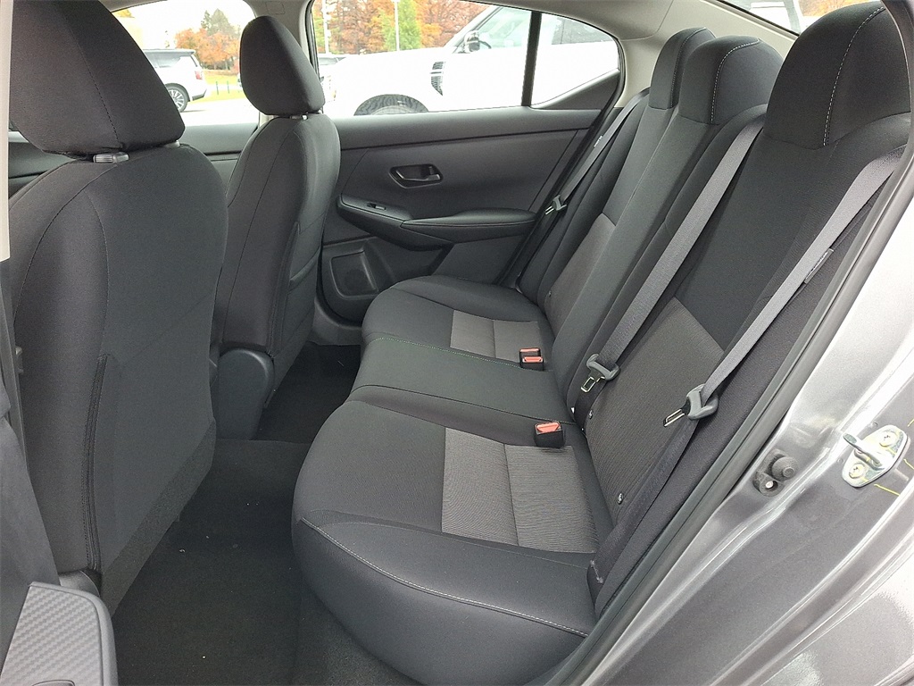 2025 Nissan Sentra SV - Photo 6