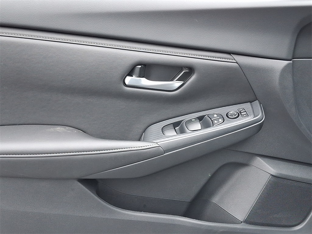 2025 Nissan Sentra SV - Photo 8