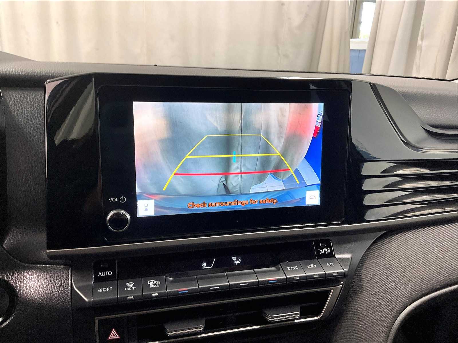 2025 Toyota Camry LE - Photo 19