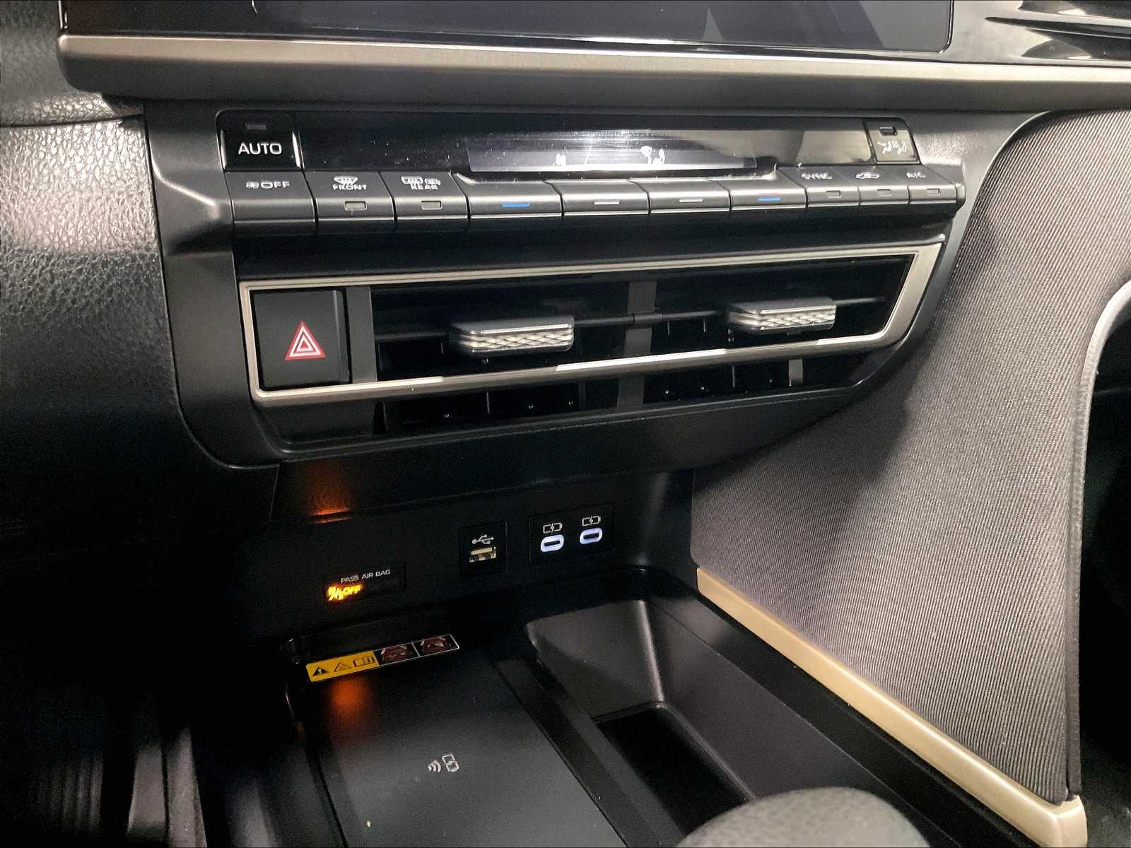 2025 Toyota Camry LE - Photo 25