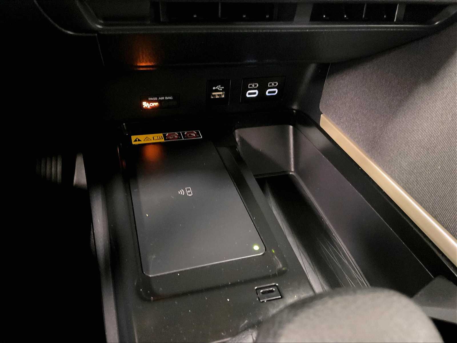 2025 Toyota Camry LE - Photo 26