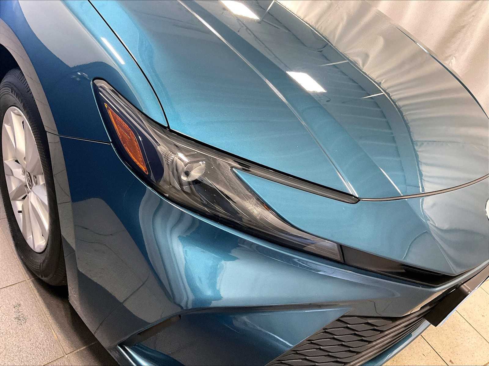 2025 Toyota Camry LE - Photo 32