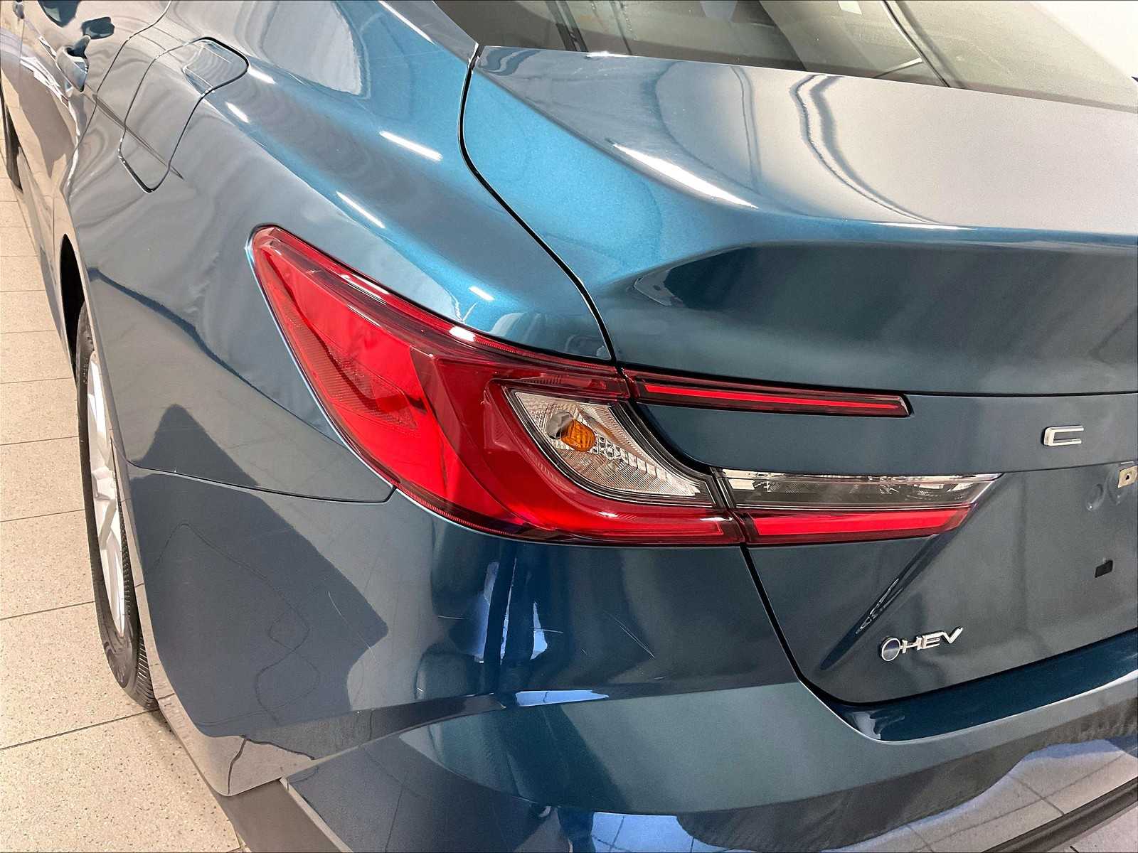 2025 Toyota Camry LE - Photo 33