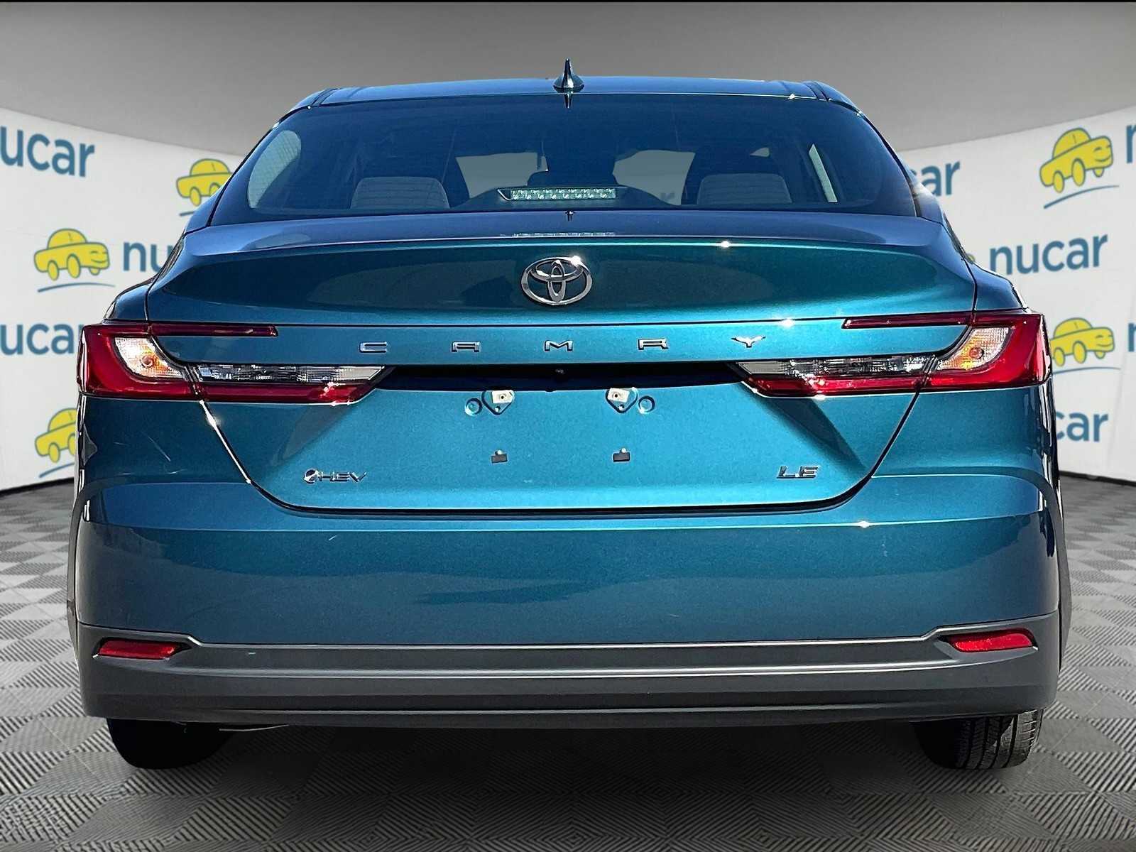 2025 Toyota Camry LE - Photo 5