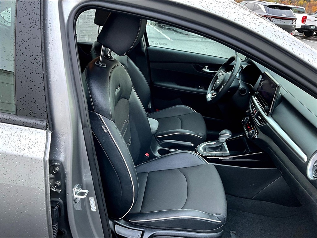 2023 Kia Forte GT-Line - Photo 11