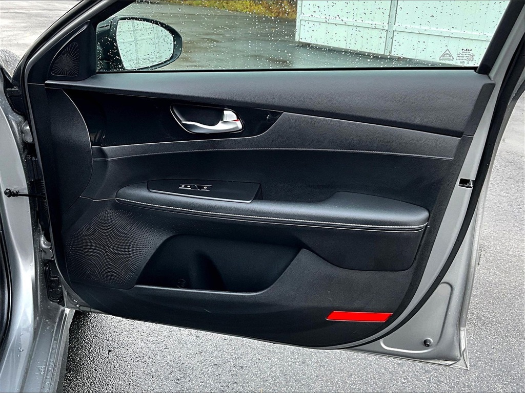 2023 Kia Forte GT-Line - Photo 12