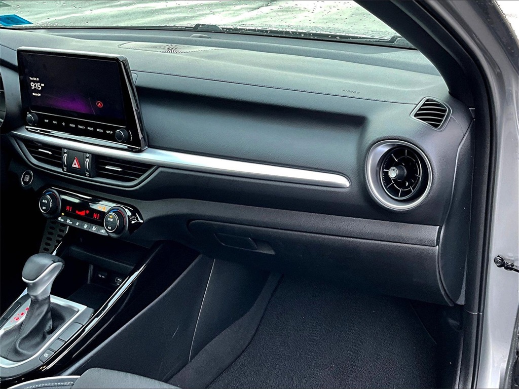 2023 Kia Forte GT-Line - Photo 13