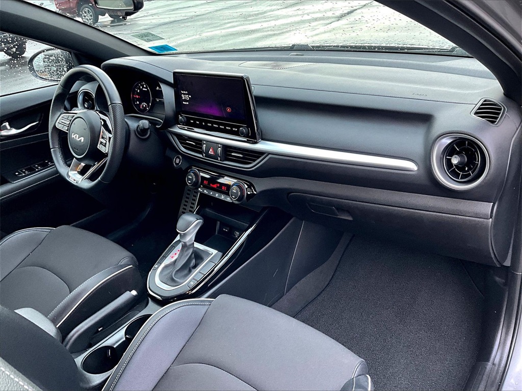 2023 Kia Forte GT-Line - Photo 14