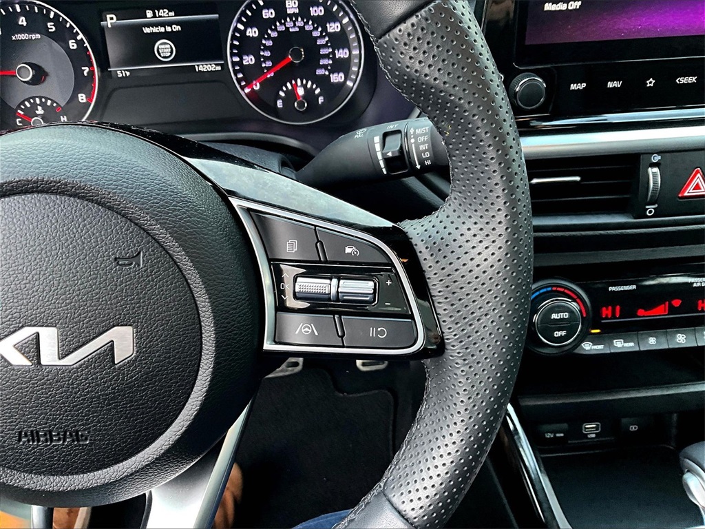 2023 Kia Forte GT-Line - Photo 23