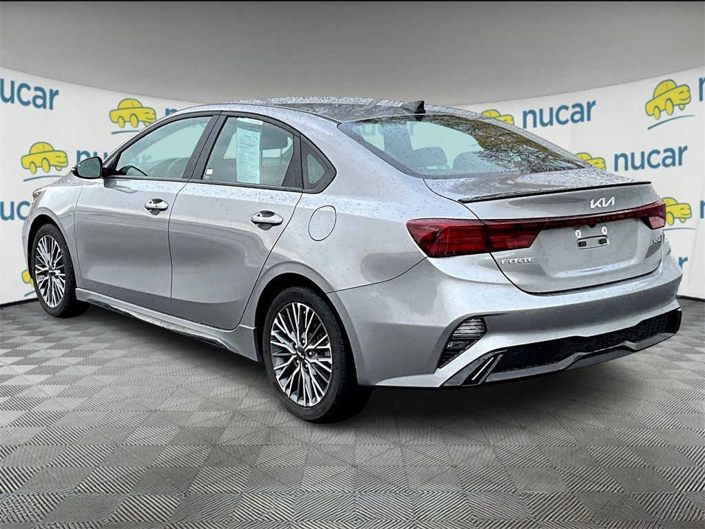 2023 Kia Forte GT-Line - Photo 4