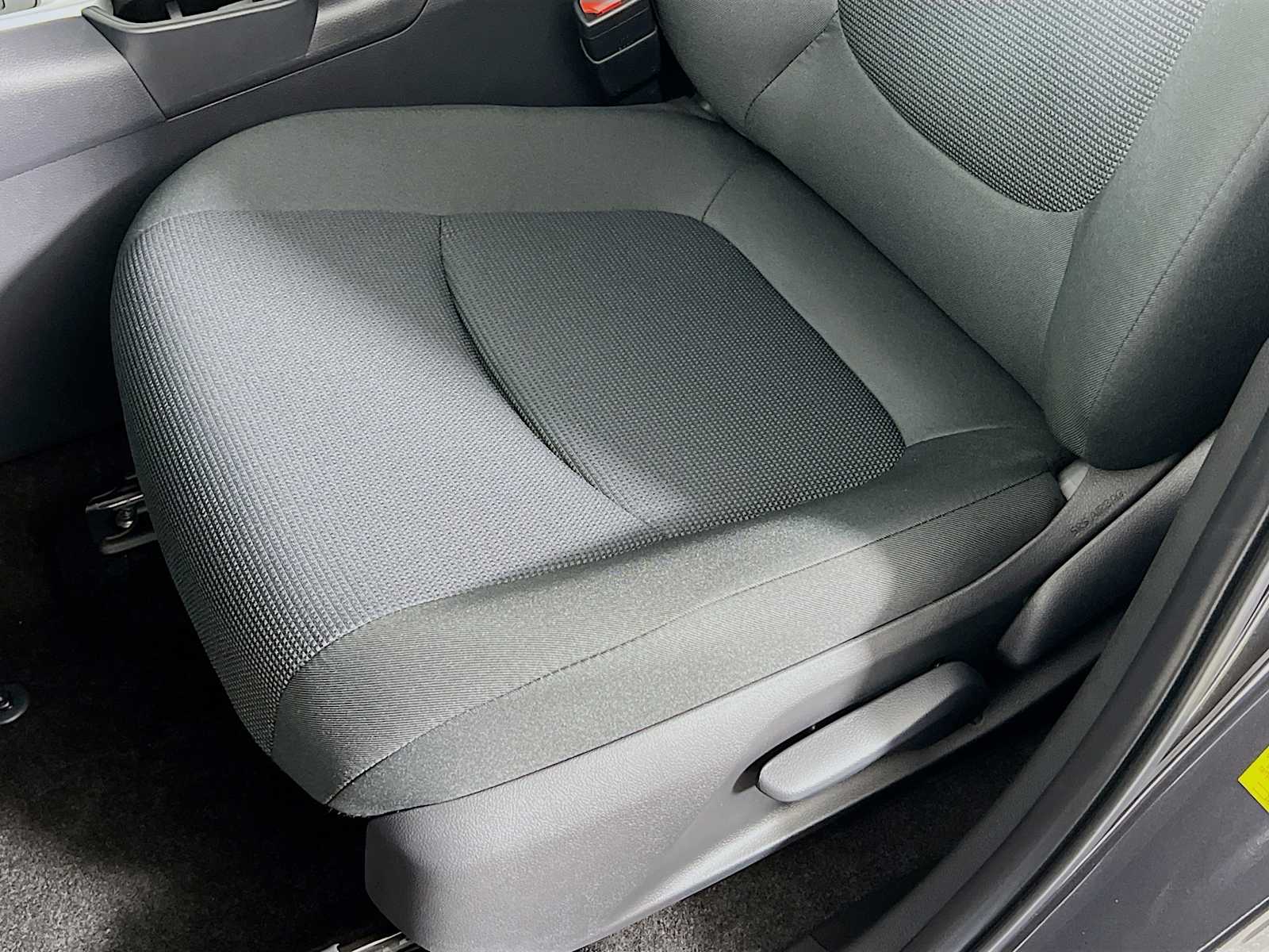 2025 Toyota RAV4 Hybrid LE - Photo 17