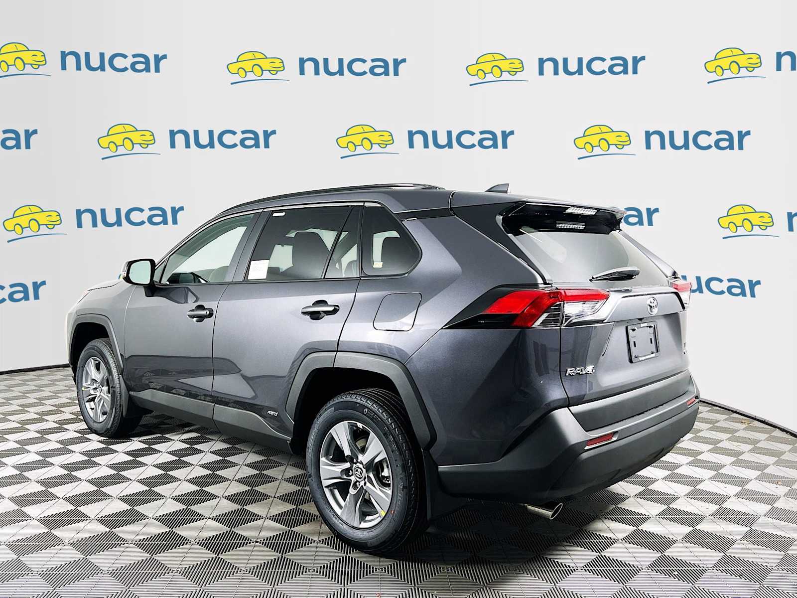 2025 Toyota RAV4 Hybrid LE - Photo 4