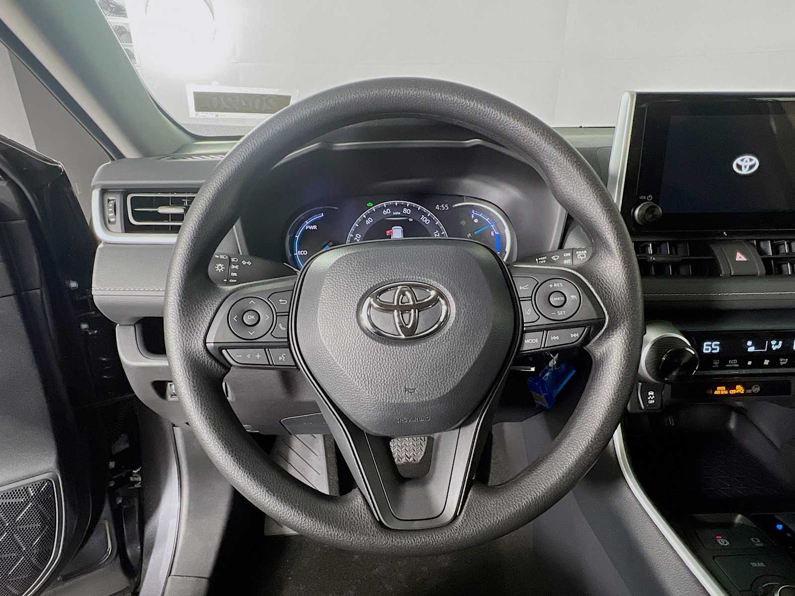 2025 Toyota RAV4 Hybrid LE - Photo 7
