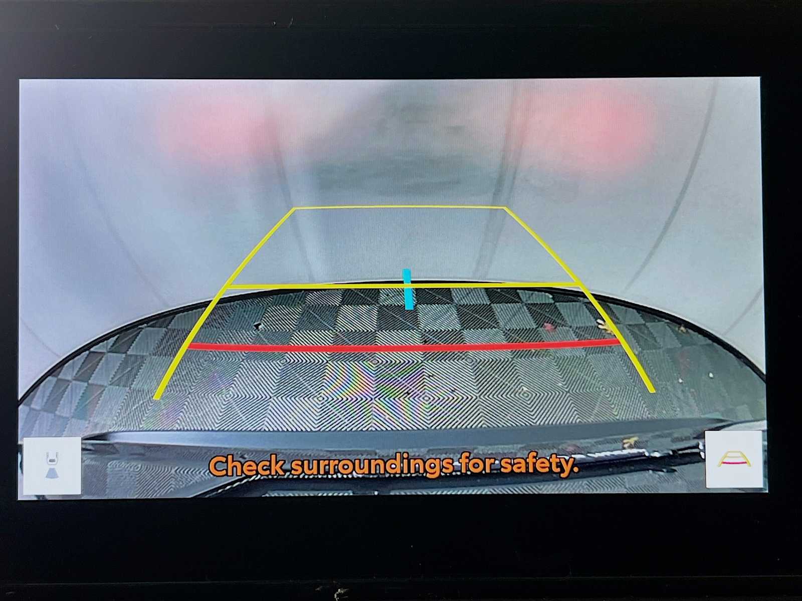 2025 Toyota RAV4 Hybrid LE - Photo 9