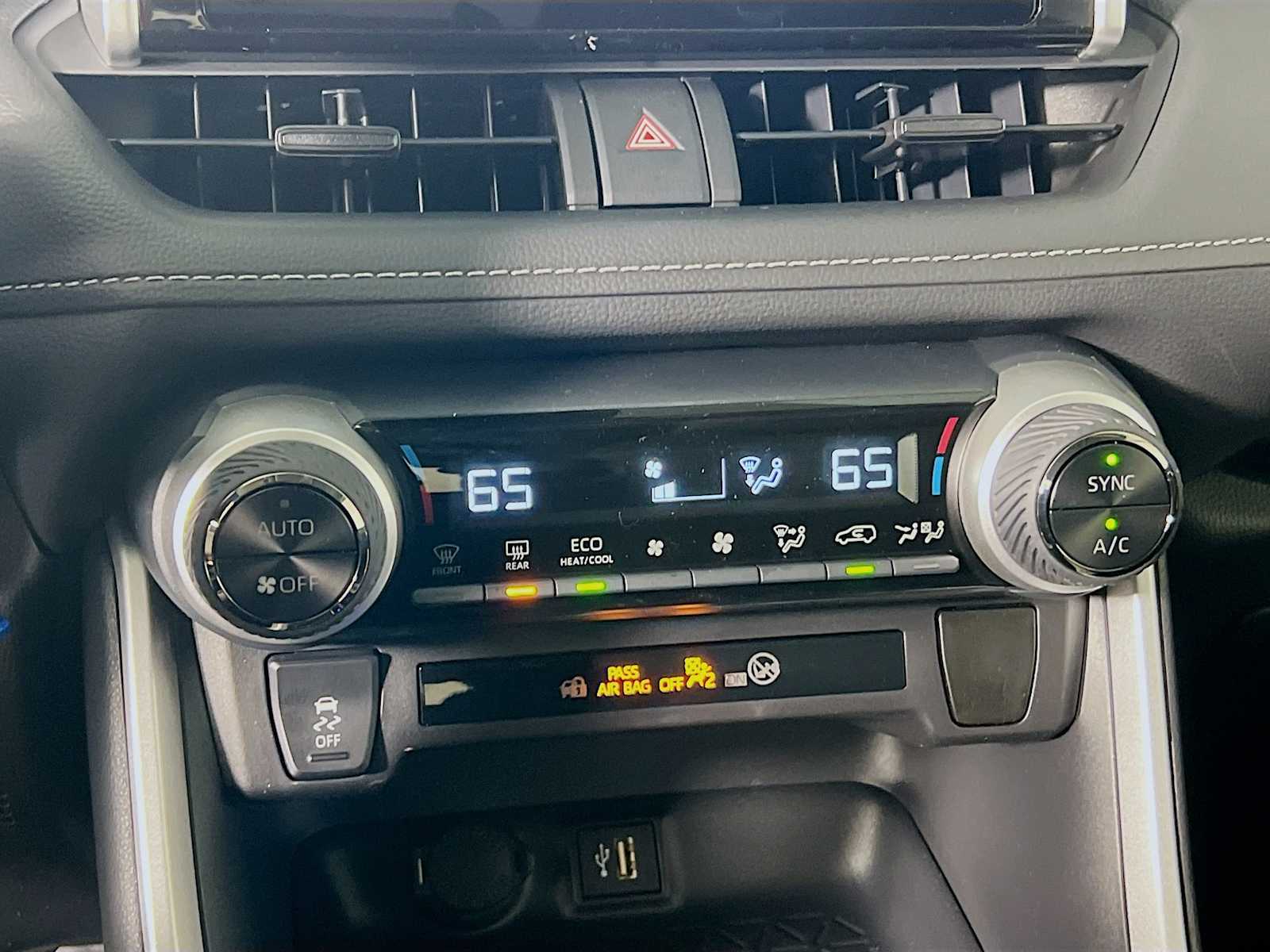 2025 Toyota RAV4 Hybrid LE - Photo 10