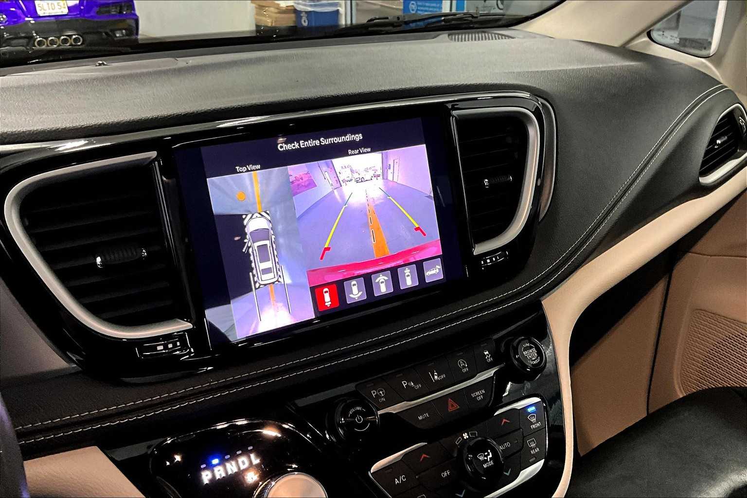 2022 Chrysler Pacifica Touring L - Photo 20