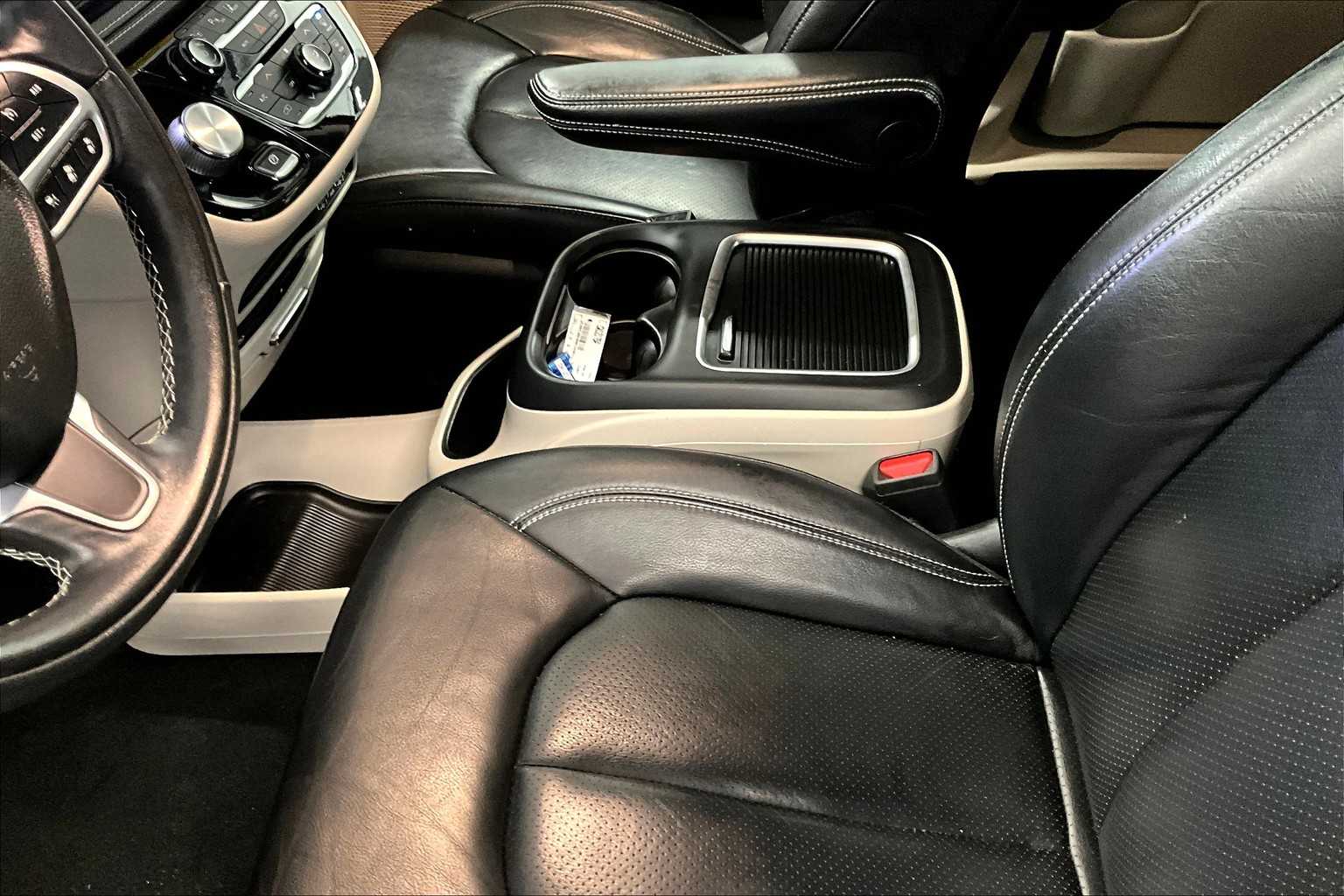 2022 Chrysler Pacifica Touring L - Photo 21