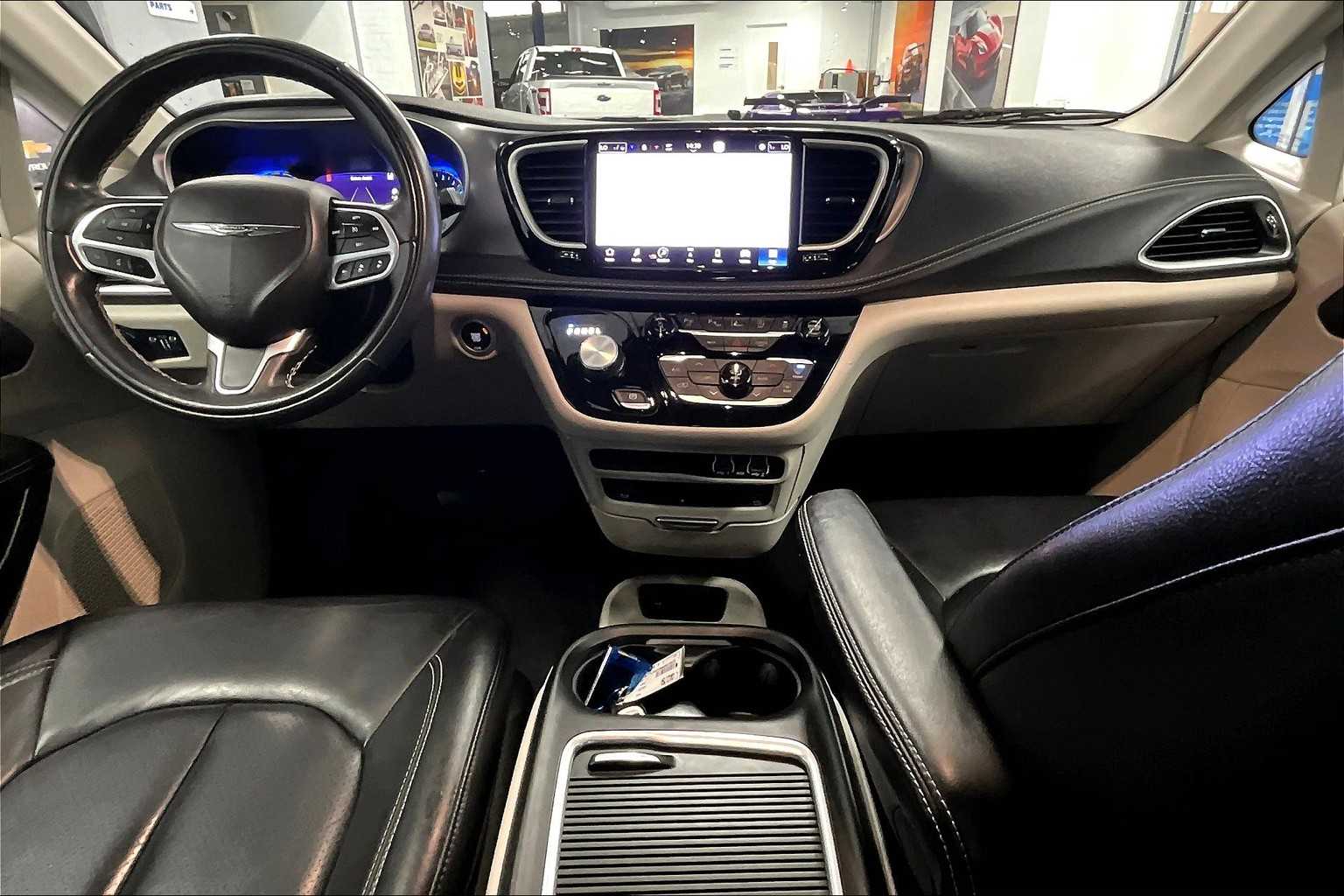2022 Chrysler Pacifica Touring L - Photo 22
