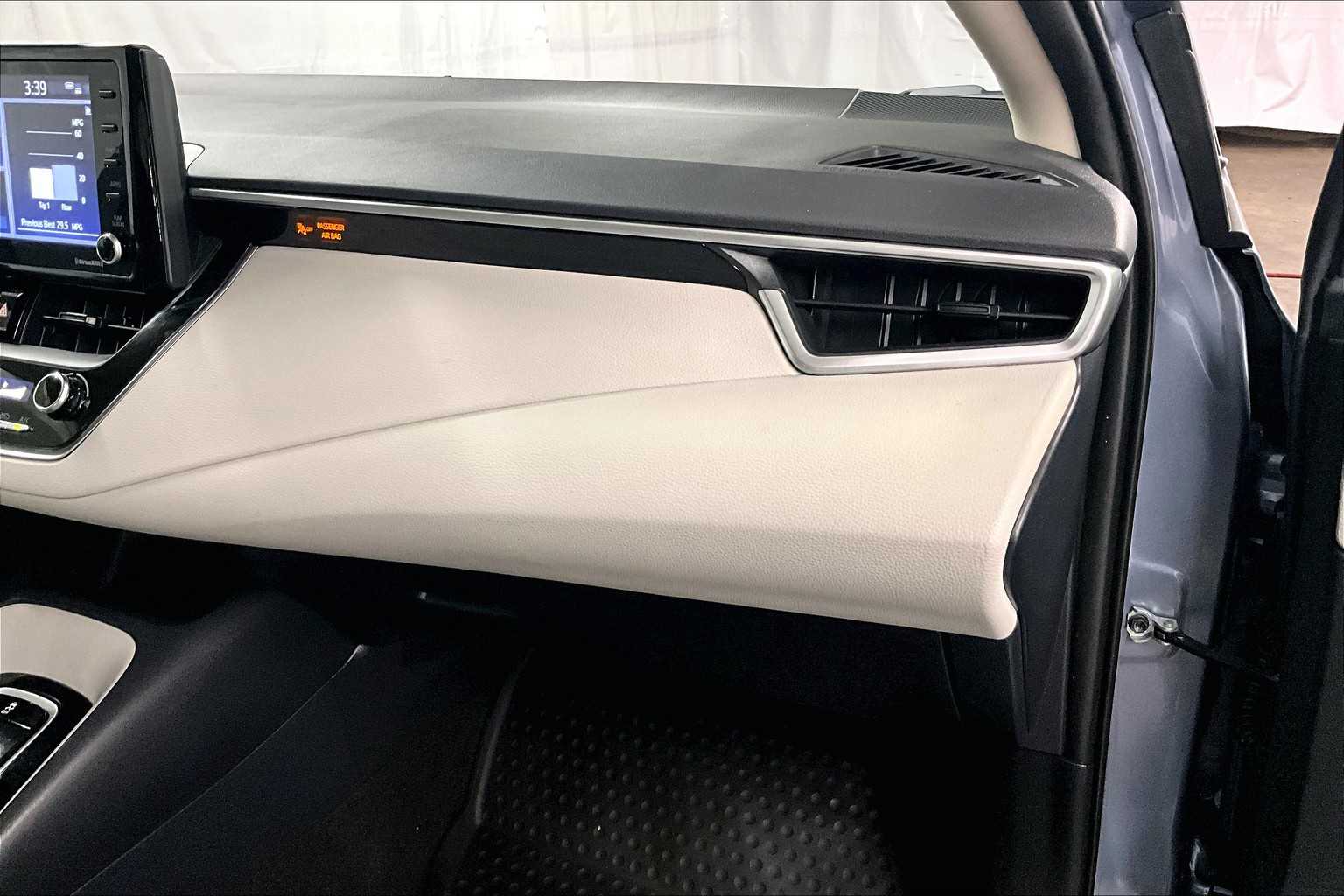 2022 Toyota Corolla LE - Photo 13