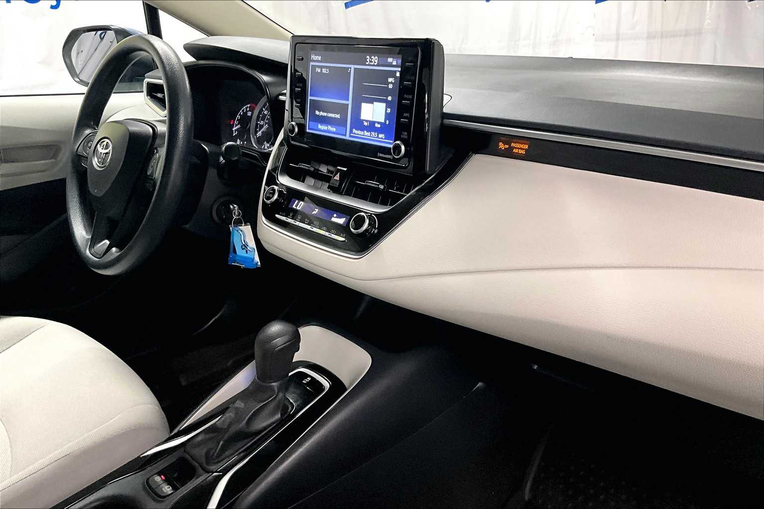 2022 Toyota Corolla LE - Photo 14