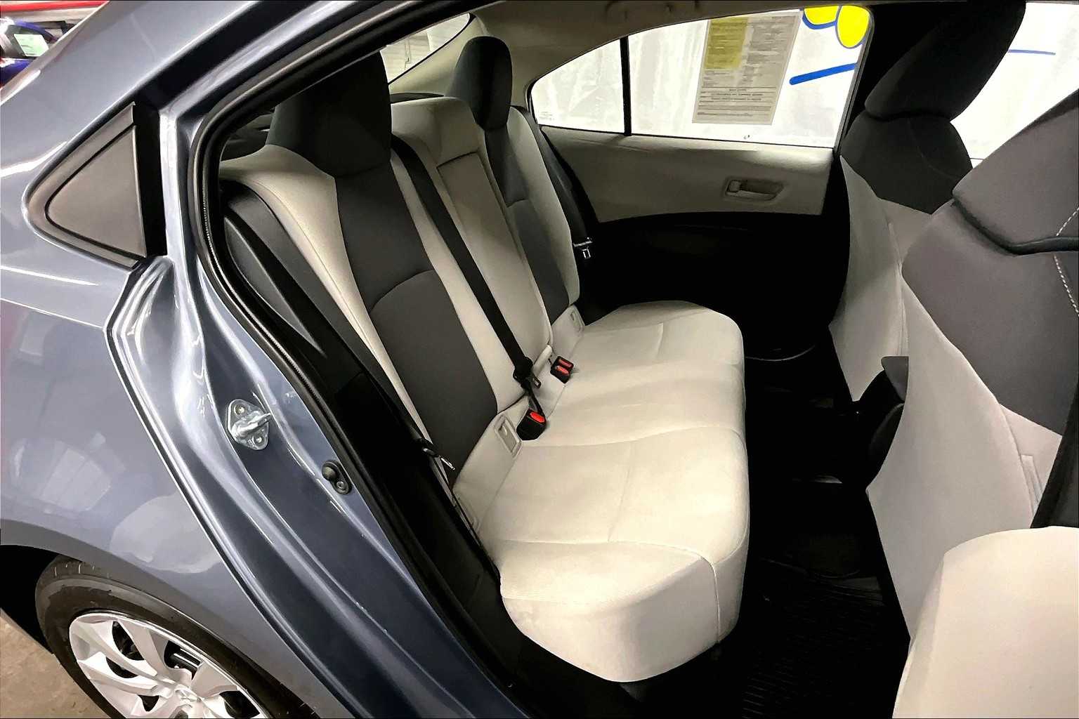 2022 Toyota Corolla LE - Photo 16