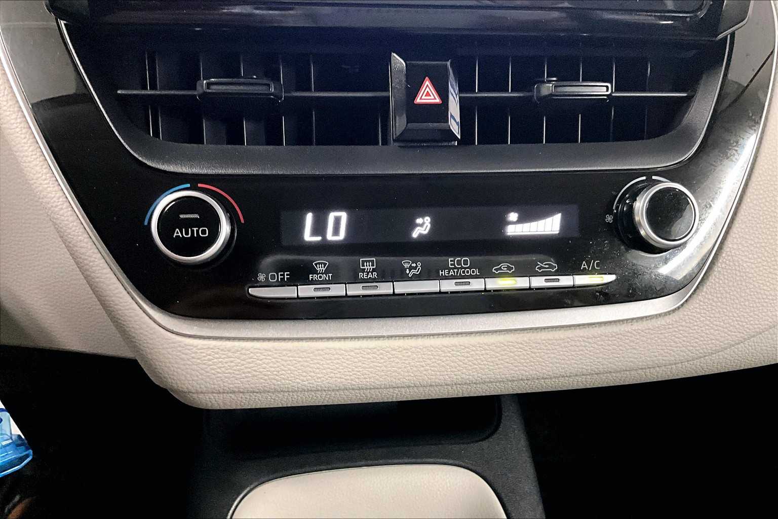 2022 Toyota Corolla LE - Photo 25